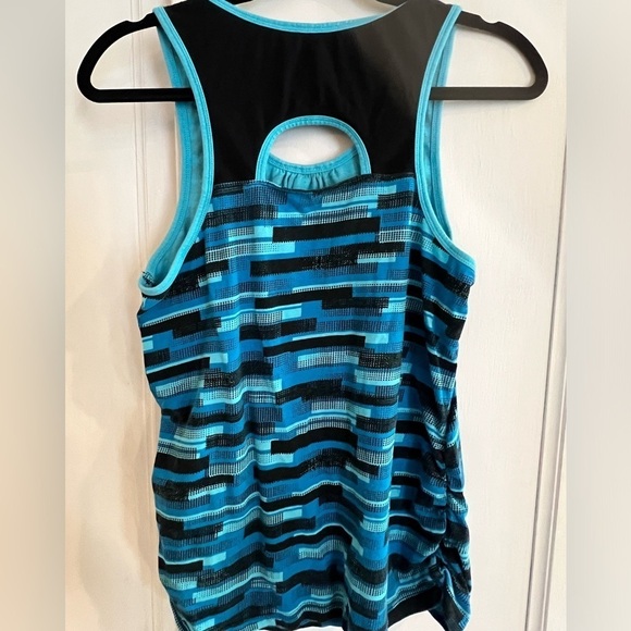 Ladies  tank - Picture 3 of 5